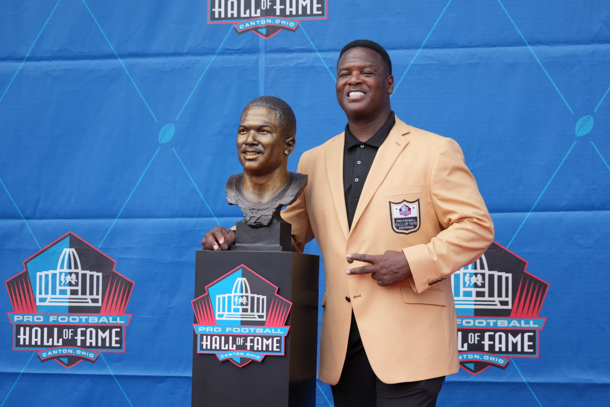 Green Bay Packers legend LeRoy Butler prepares for his Lambeau Leap into  the Pro Football Hall of Fame - Acme Packing Company