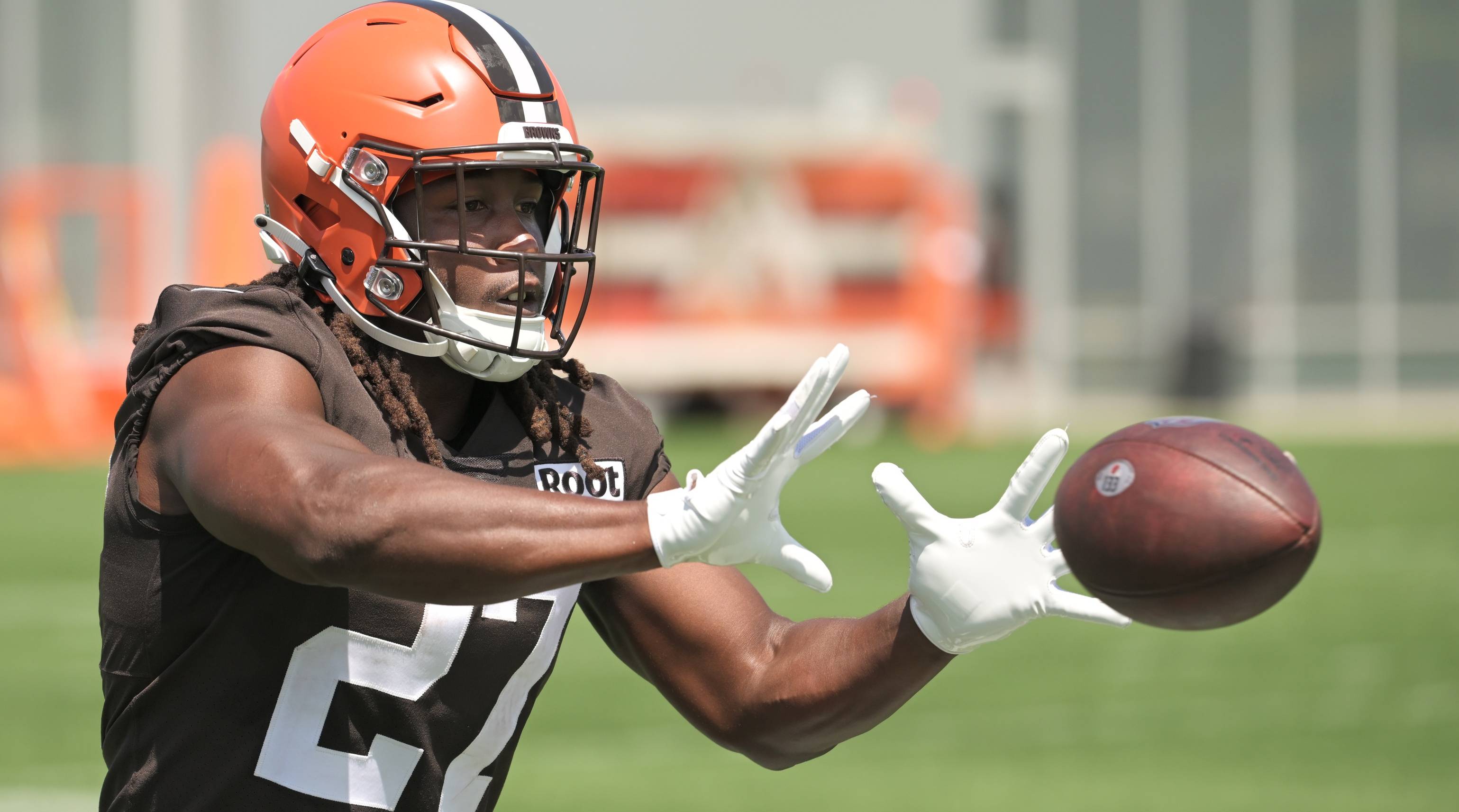 MAJOR Cleveland Browns News: Kareem Hunt Requests A Trade Amid Contract  Negotiations