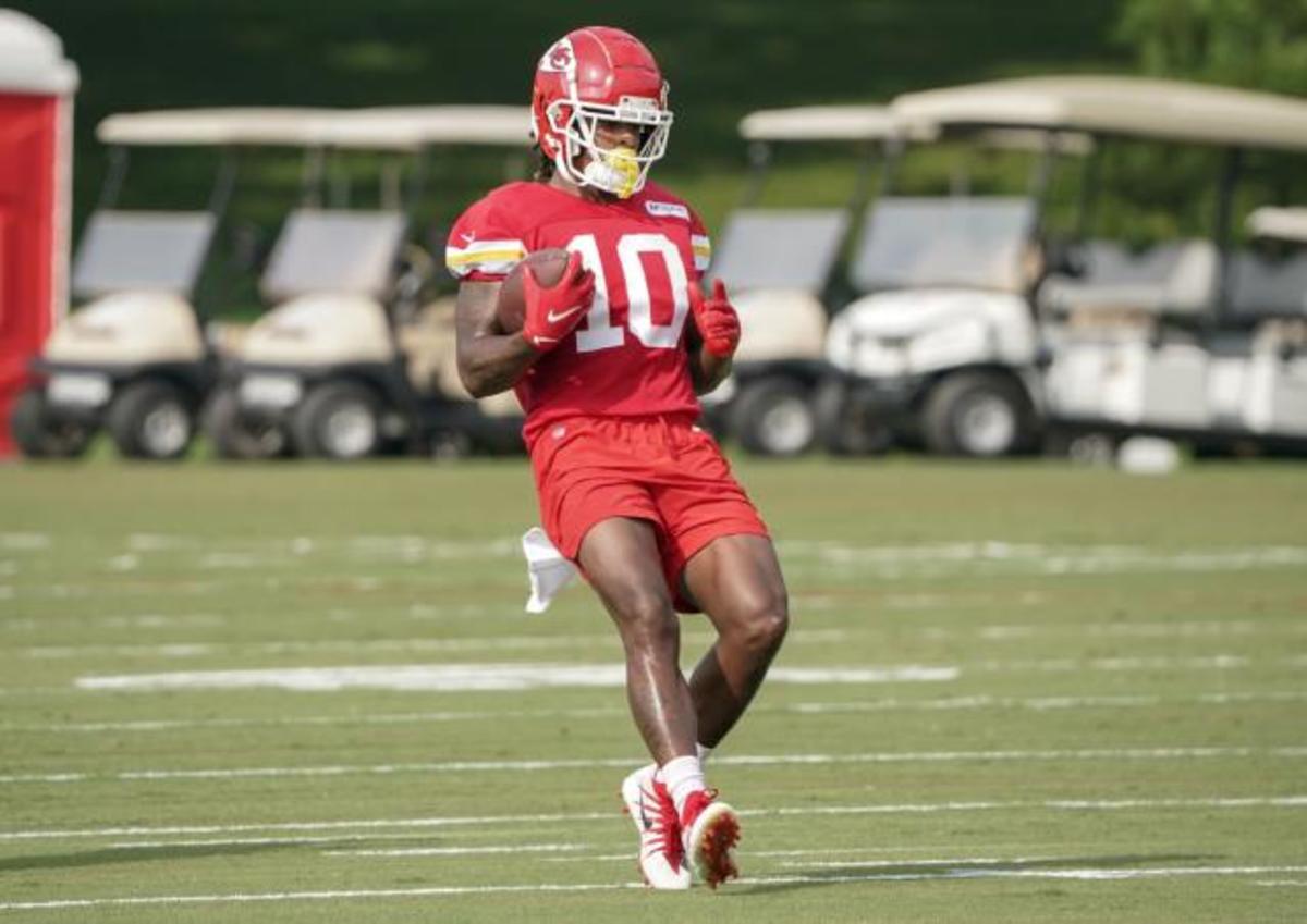 NFL Rookie Story Lines Early Camp Standouts; Travon Walker Flashes