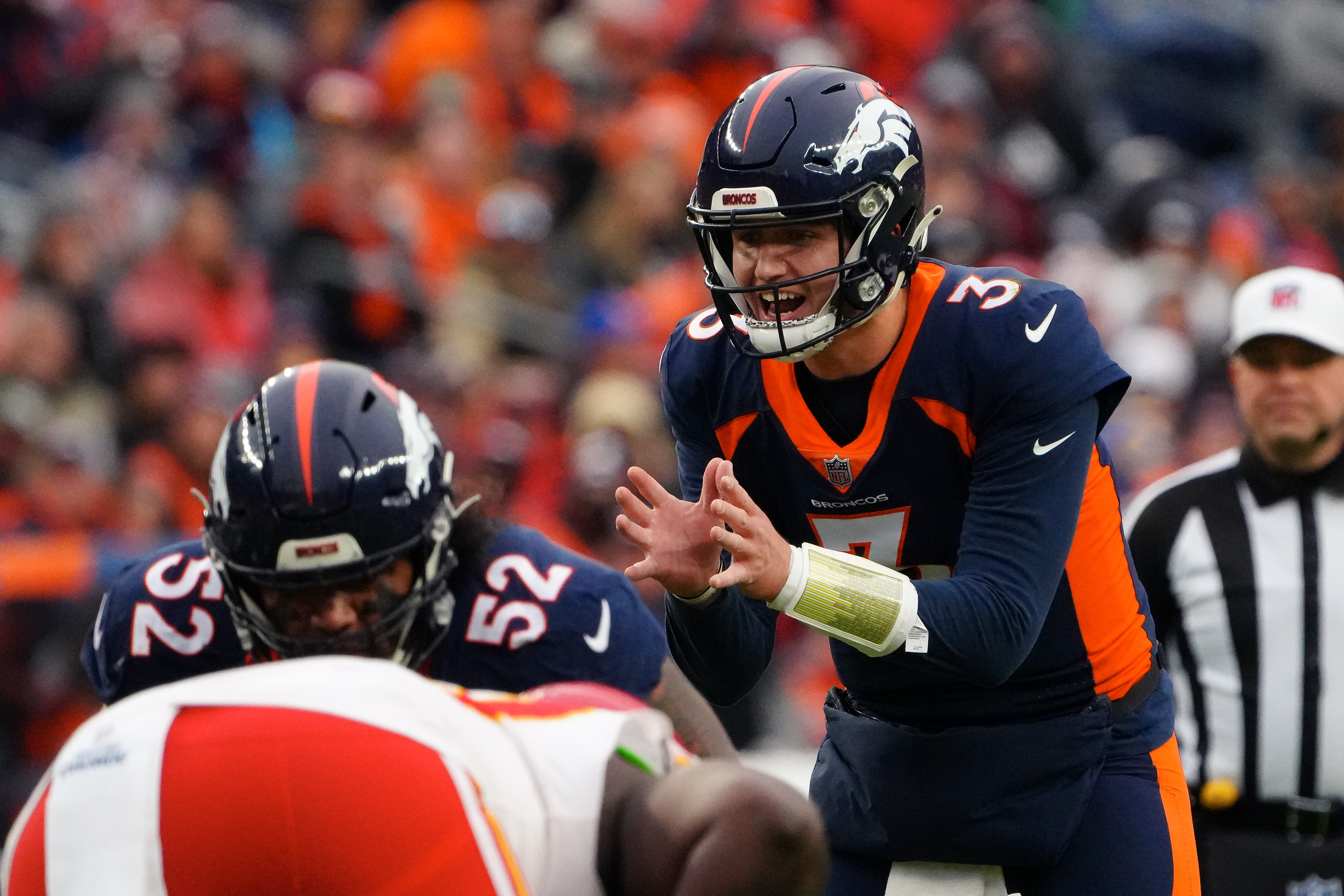 Broncos G Netane Muti Evaluated for Knee Injury - Sports Illustrated Mile  High Huddle: Denver Broncos News, Analysis and More