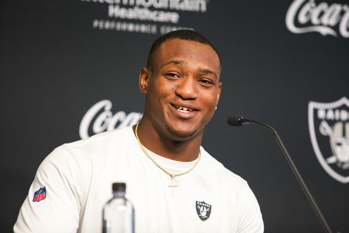 Zamir White hopes for a major role as he and the Raiders await