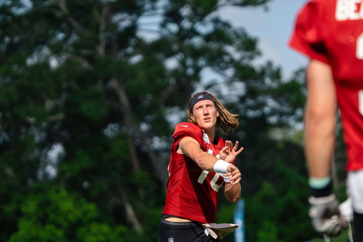 Doug Pederson: Trevor Lawrence is throwing it the best I've seen from him -  NBC Sports