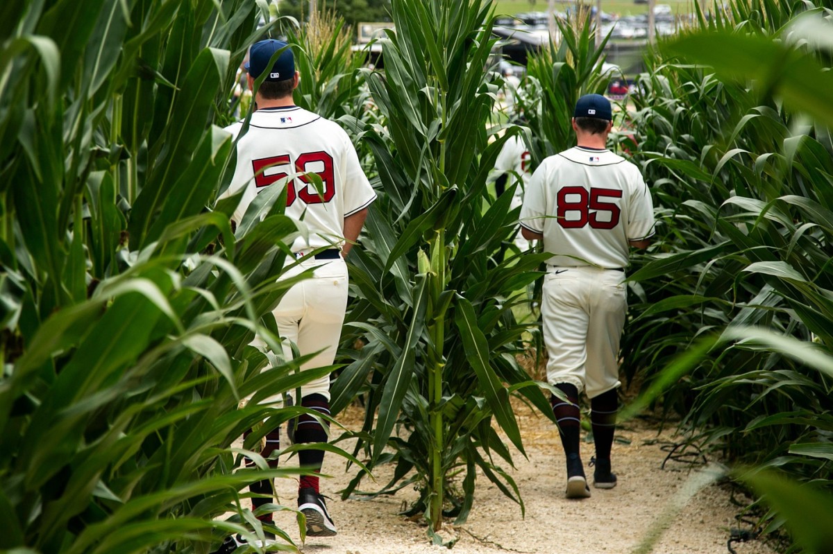 Cubs excited for Field of Dreams game vs. Reds