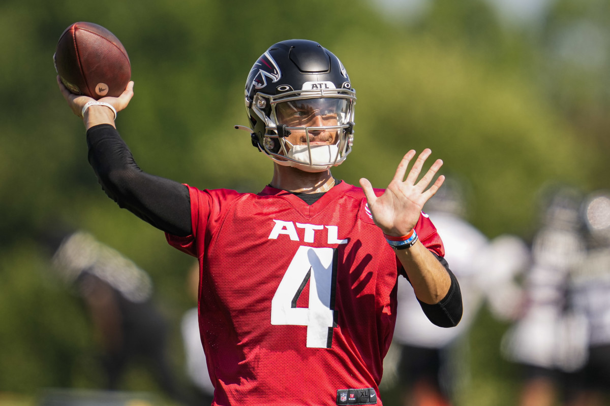 Desmond Ridder Wearing No. 4 With the Atlanta Falcons - All Bearcats