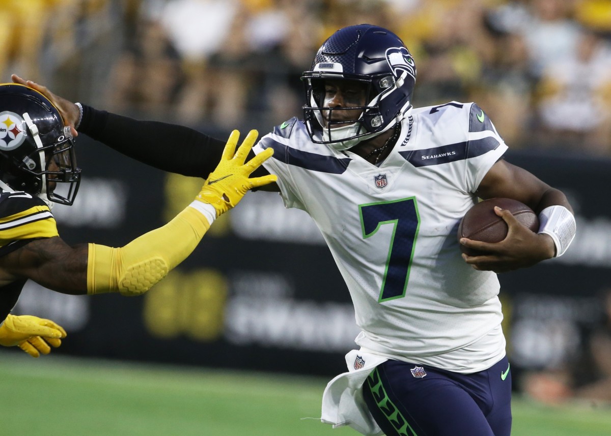 Geno Smith Showcases 'New' Seahawks Throwback Uniform - Sports Illustrated  West Virginia Mountaineers News, Analysis and More