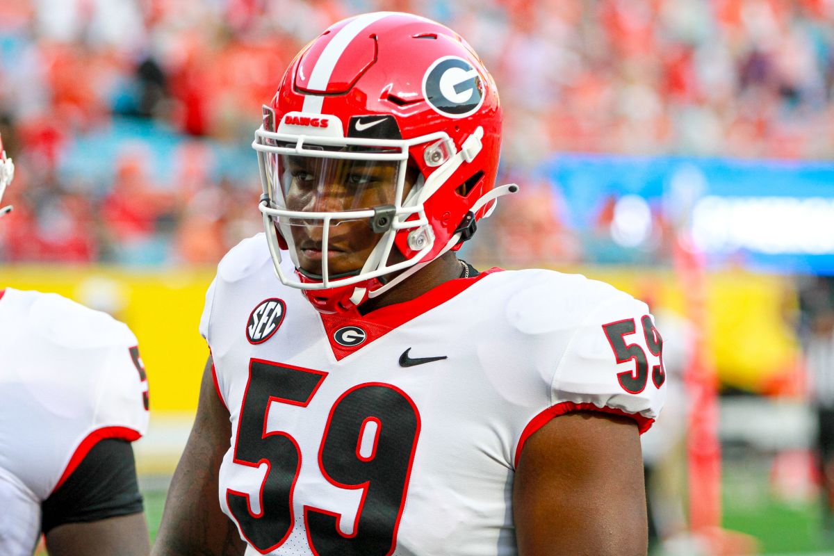 NFL Draft Profile: Pittsburgh Steelers trade up to select Georgia OL ...