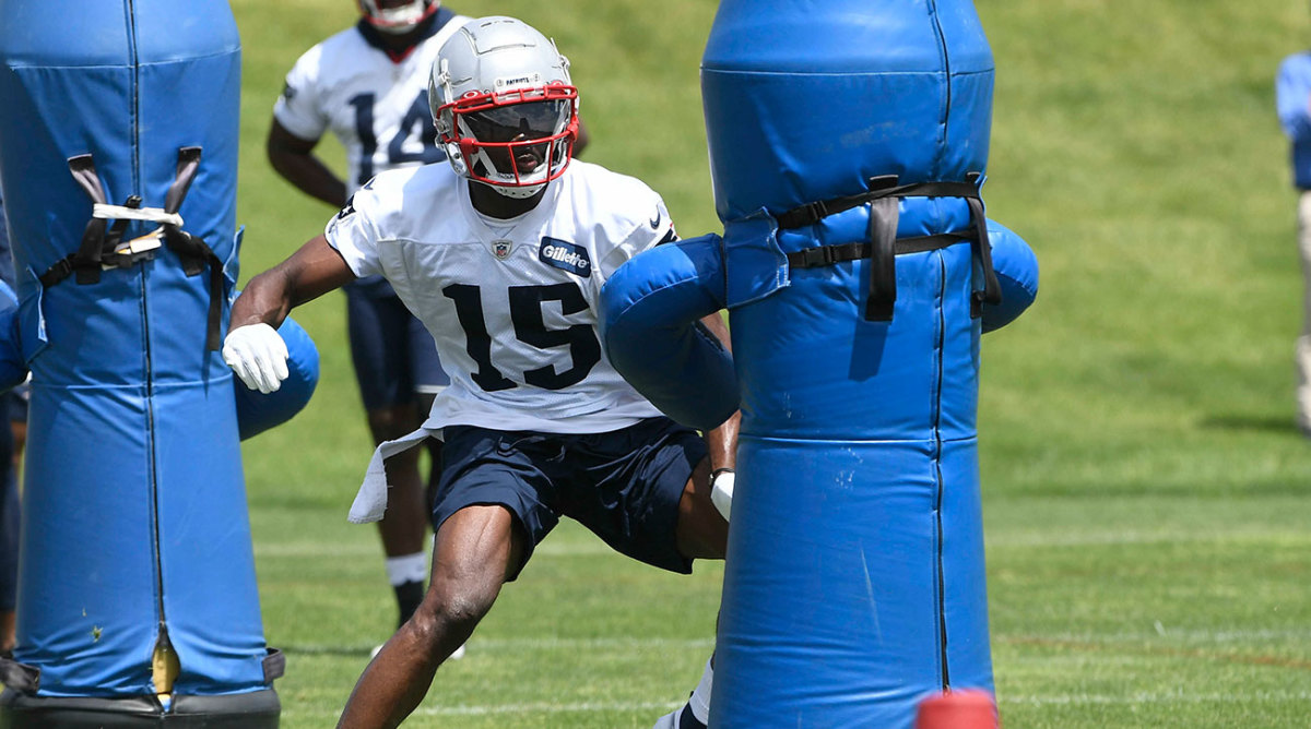 Nelson Agholor running drills at Patriots training camp