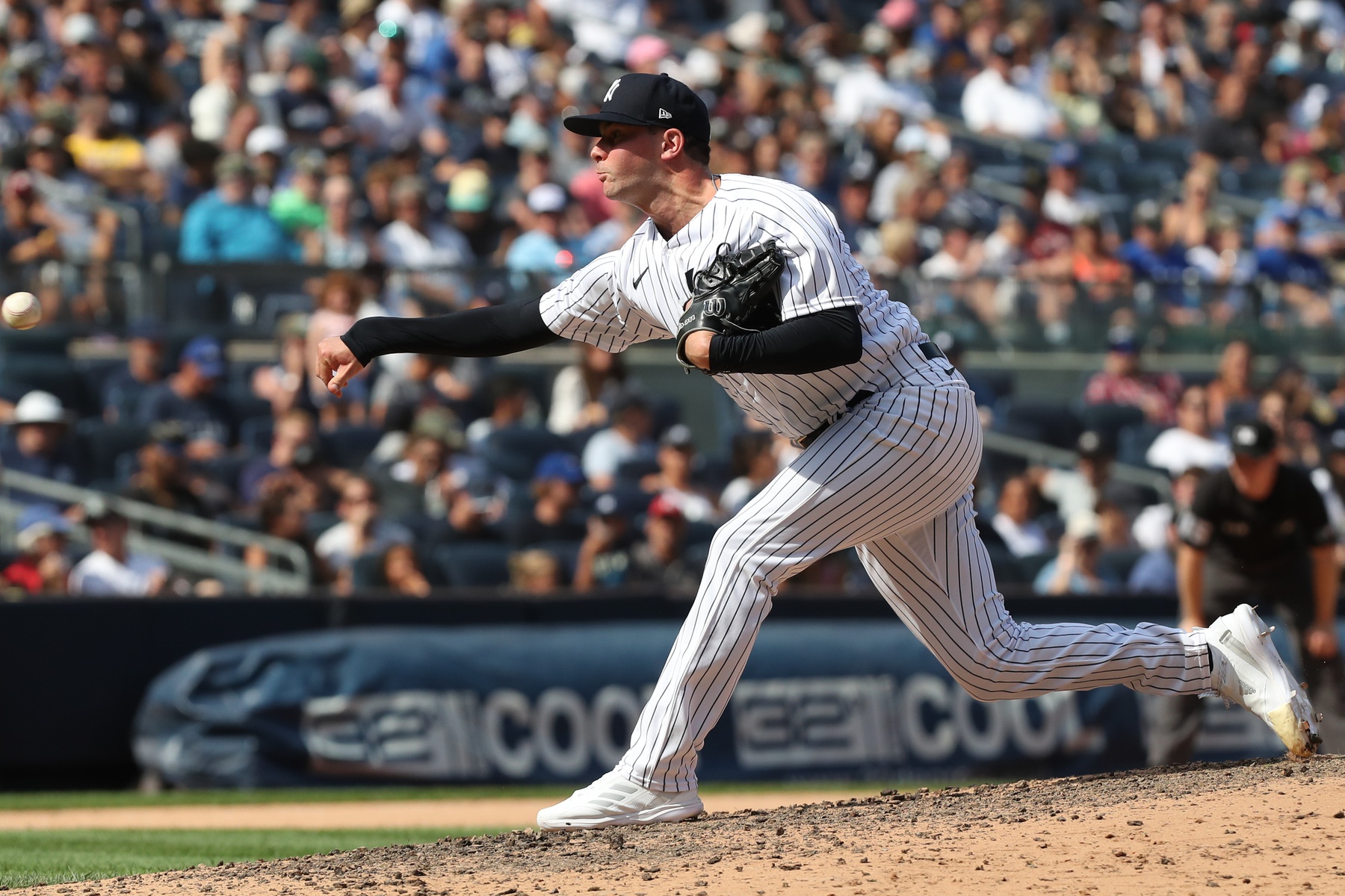 New York Yankees Closer Clay Holmes Likely Headed to Injured List With Back  Issue - Sports Illustrated NY Yankees News, Analysis and More