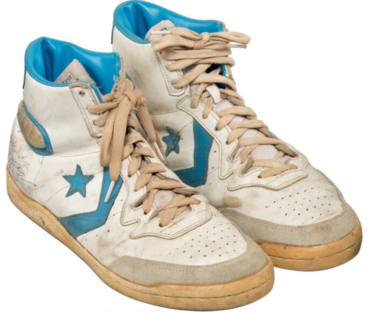 priester waarschijnlijk Flash Michael Jordan's Converse Sneakers from UNC Are Up for Auction - Sports  Illustrated