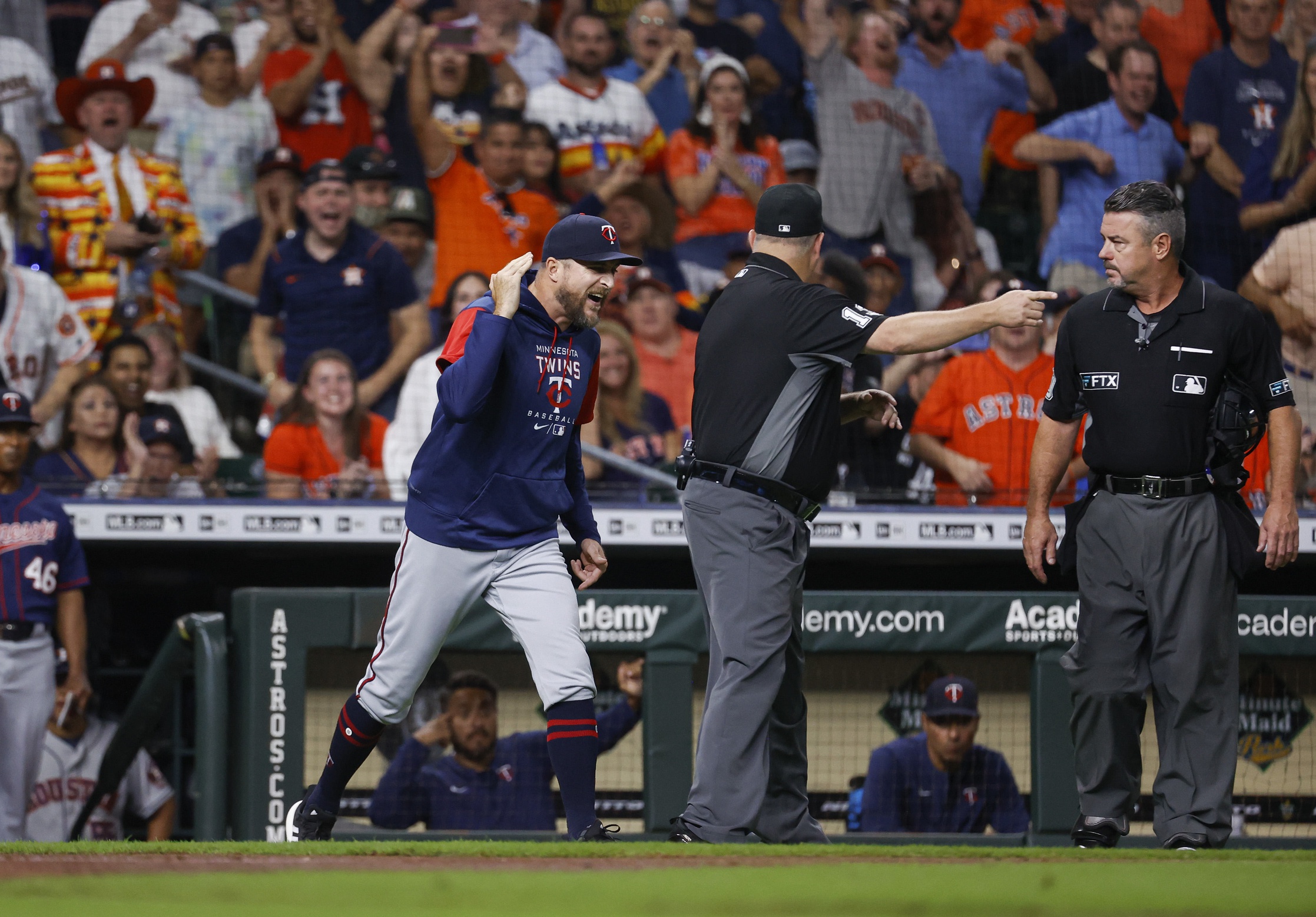 With 40 games to go, Twins' playoff chances have crumbled Sports