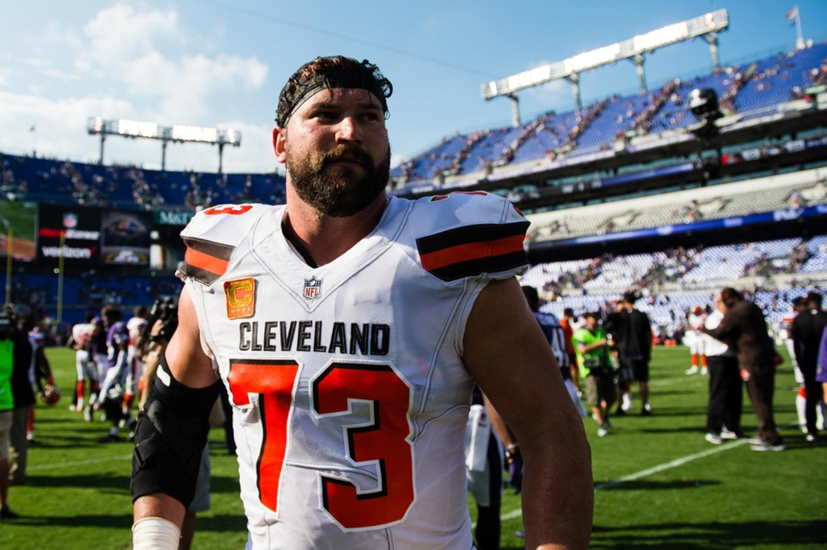 Cleveland Browns to Induct Joe Thomas, Darrel Brewster into