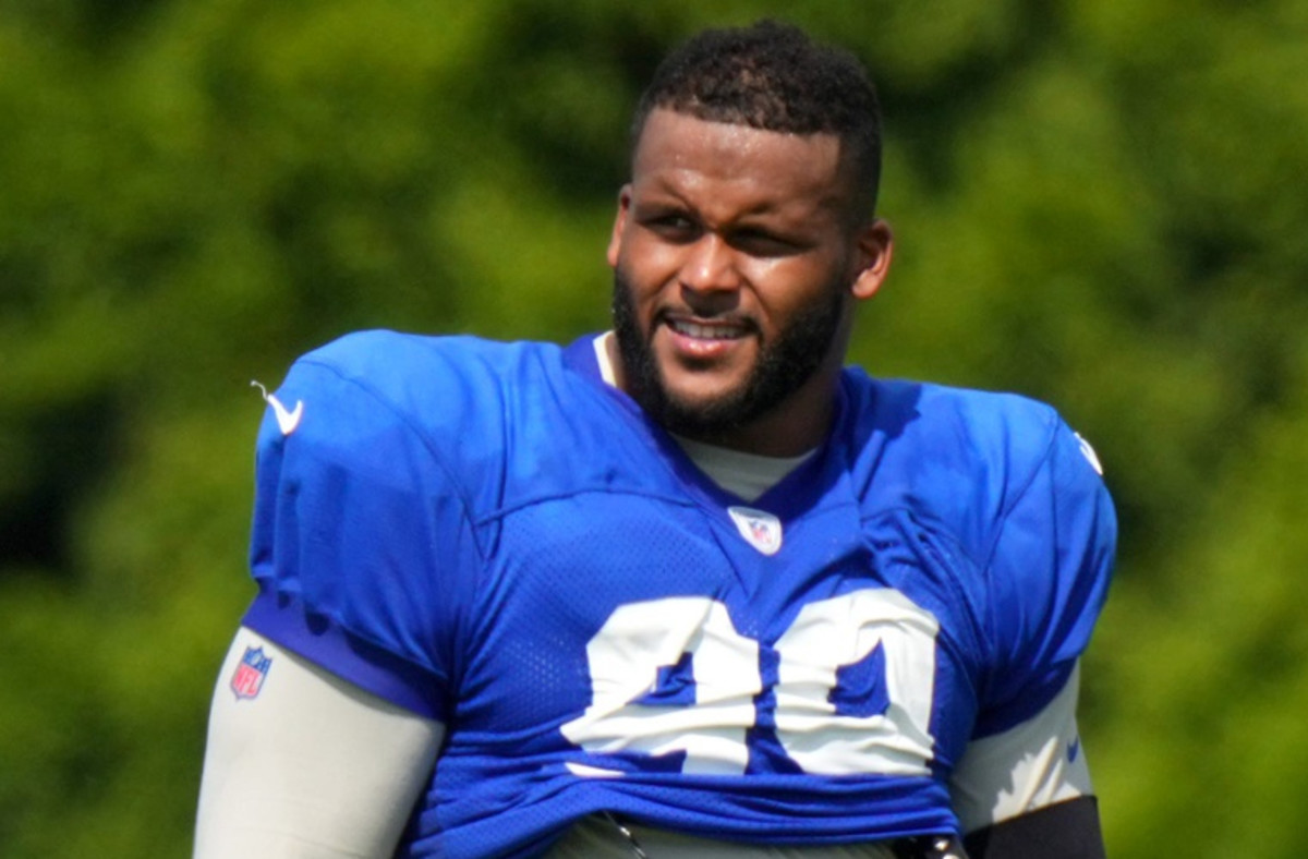 Bengals, Rams fight at practice; La'el Collins throws Floyd's helmet