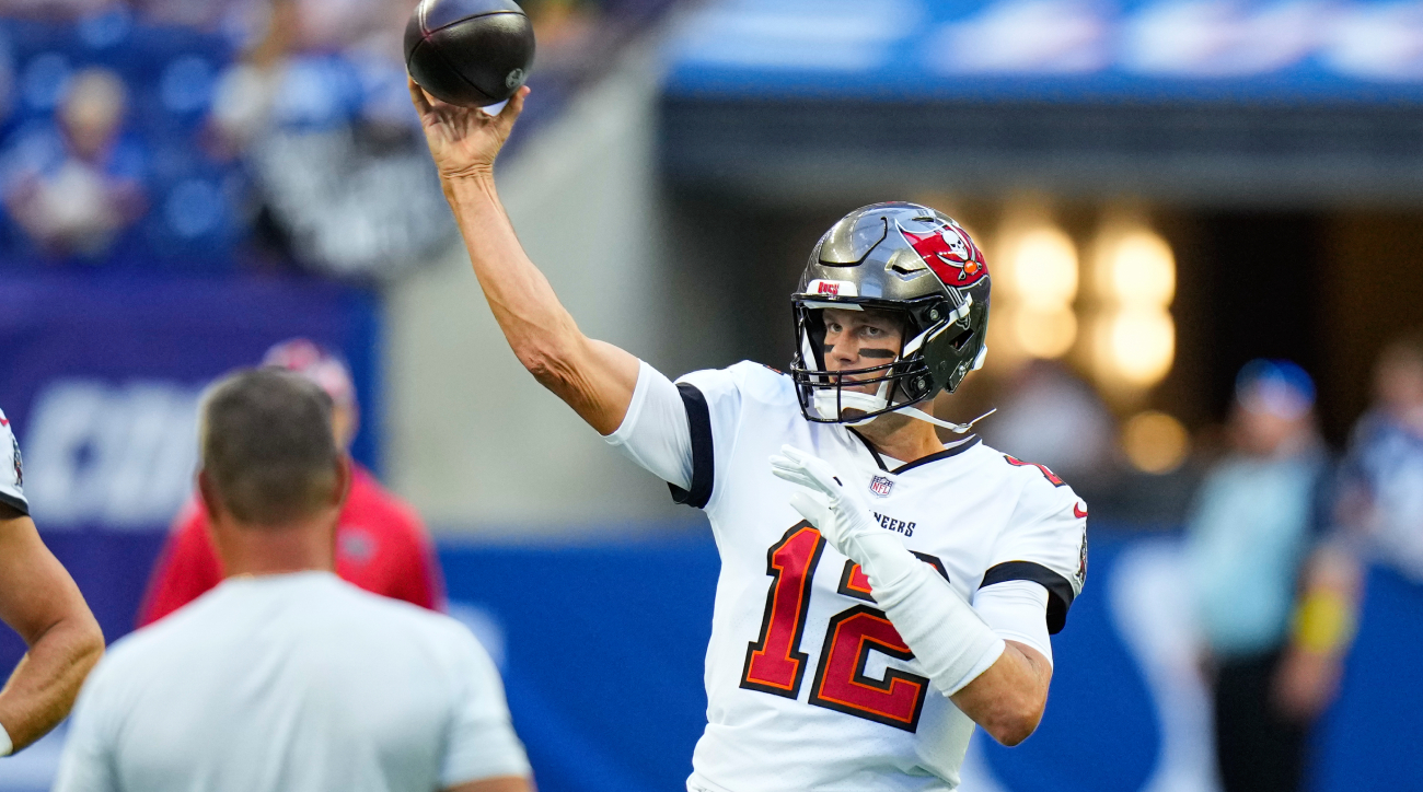 Tom Brady plays one drive in the Buccaneers' preseason opener