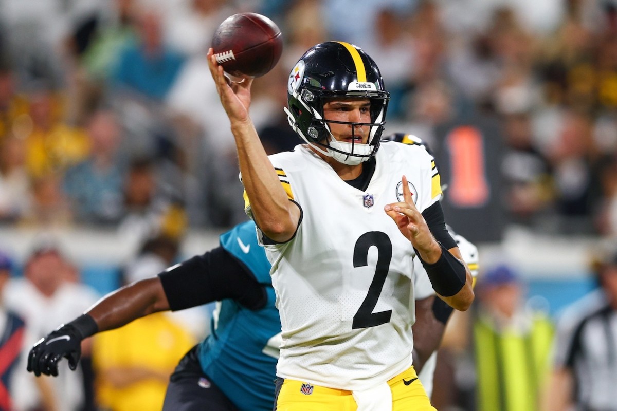 Pittsburgh Steelers quarterback Mason Rudolph (2) throws a pass during the  first half of an NFL football game against the Los Angeles Rams in  Pittsburgh, Sunday, Nov. 10, 2019. (AP Photo/Don Wright