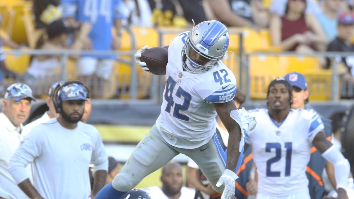 Detroit Lions rookie LB Derrick Barnes stands out in preseason loss to  Pittsburgh Steelers