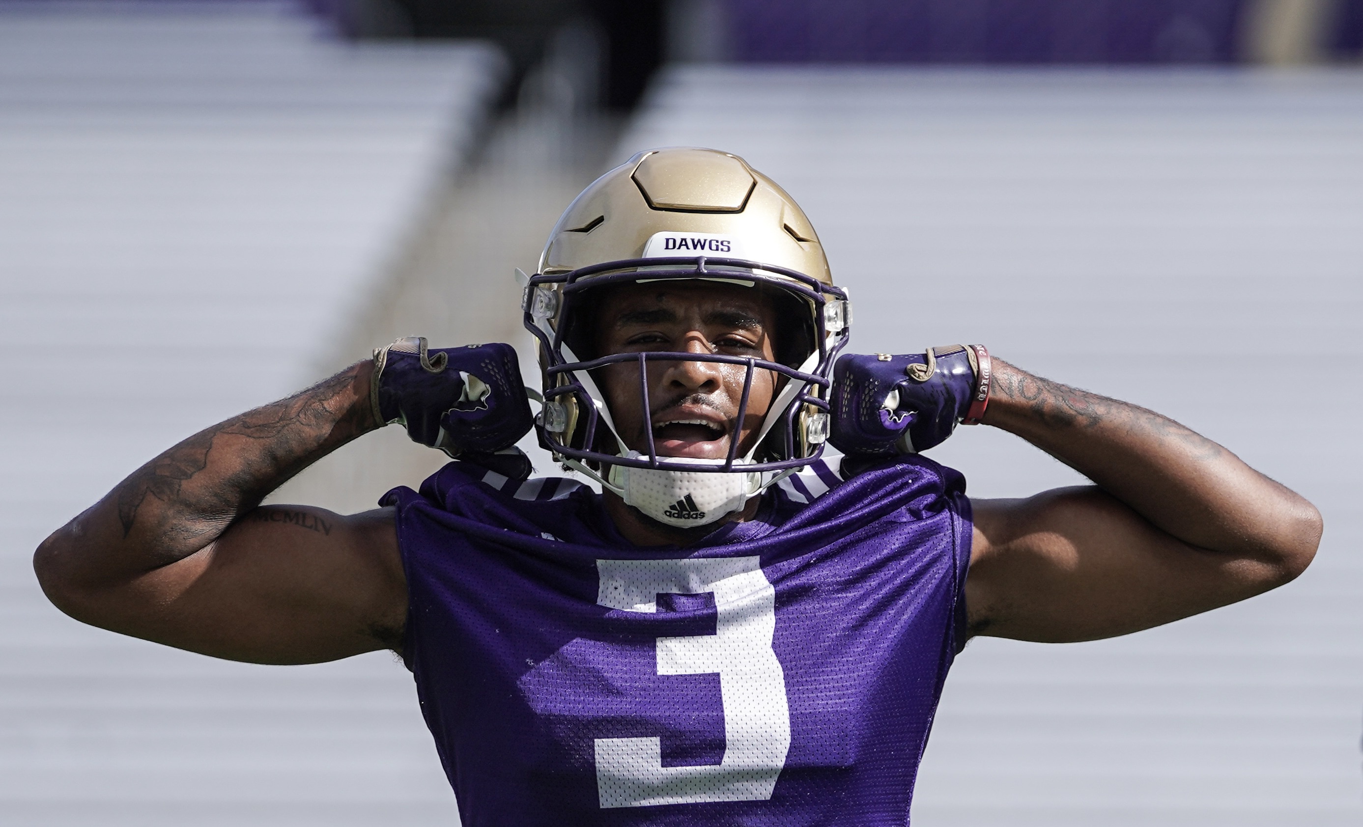 Former Huskies Taj Davis and Jackson Sirmon Reflect on Transfer to