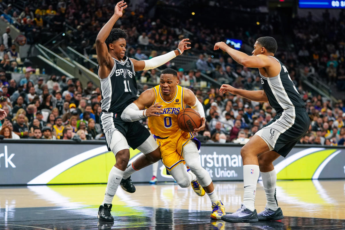 ClutchPoints on X: Lakers' bench today vs. Spurs will feature: • Russell  Westbrook • Anthony Davis • Rui Hachimura 🤯  / X