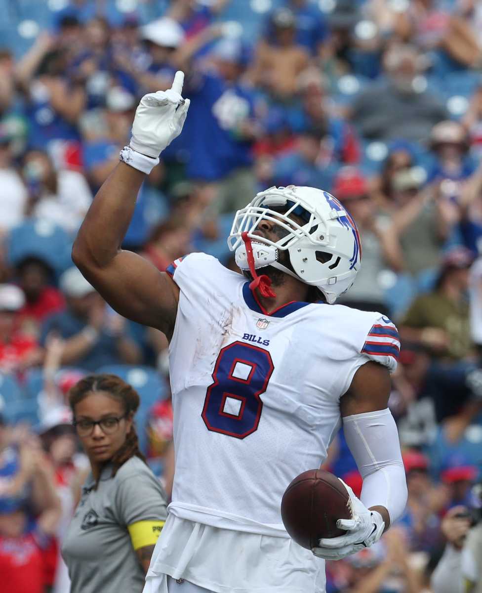 O.J. Howard of the Houston Texans gets set against the Washington