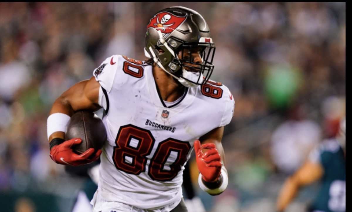 Houston Texans tight end O.J. Howard (83) warms up before an NFL