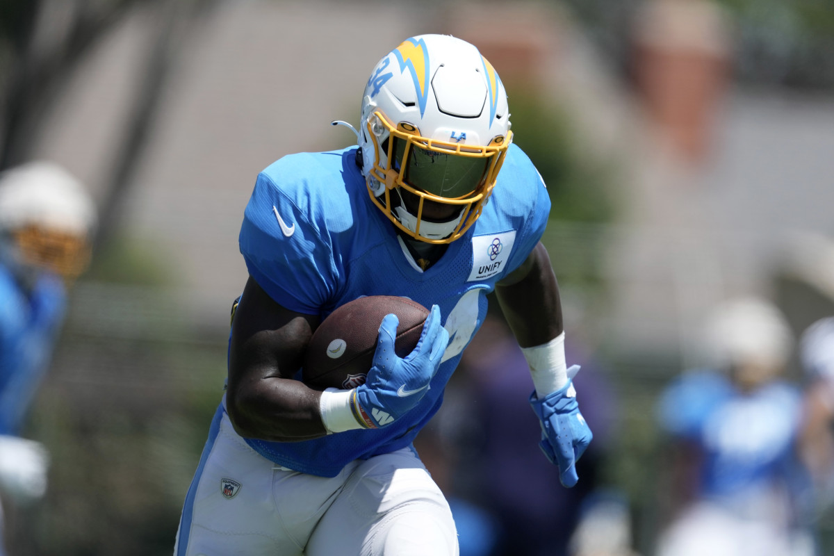 Los Angeles Chargers Sign RB Larry Rountree to Practice Squad, Bringing