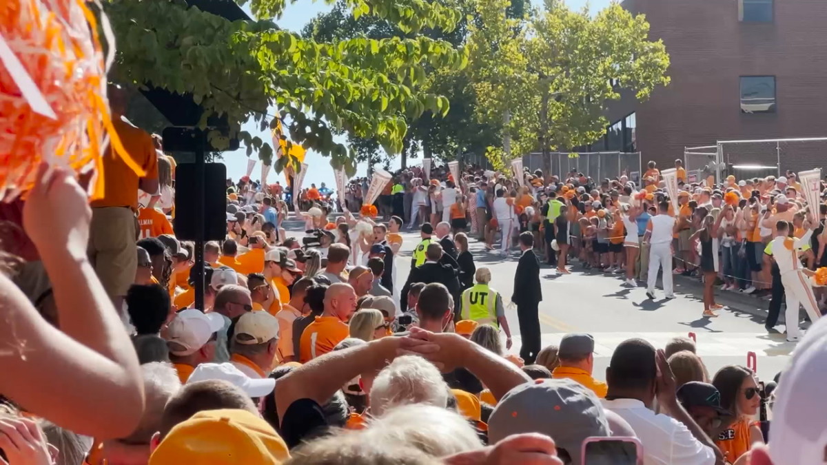 Watch Tennessee Vols Take Part in First Vol Walk of 2022 at Neyland