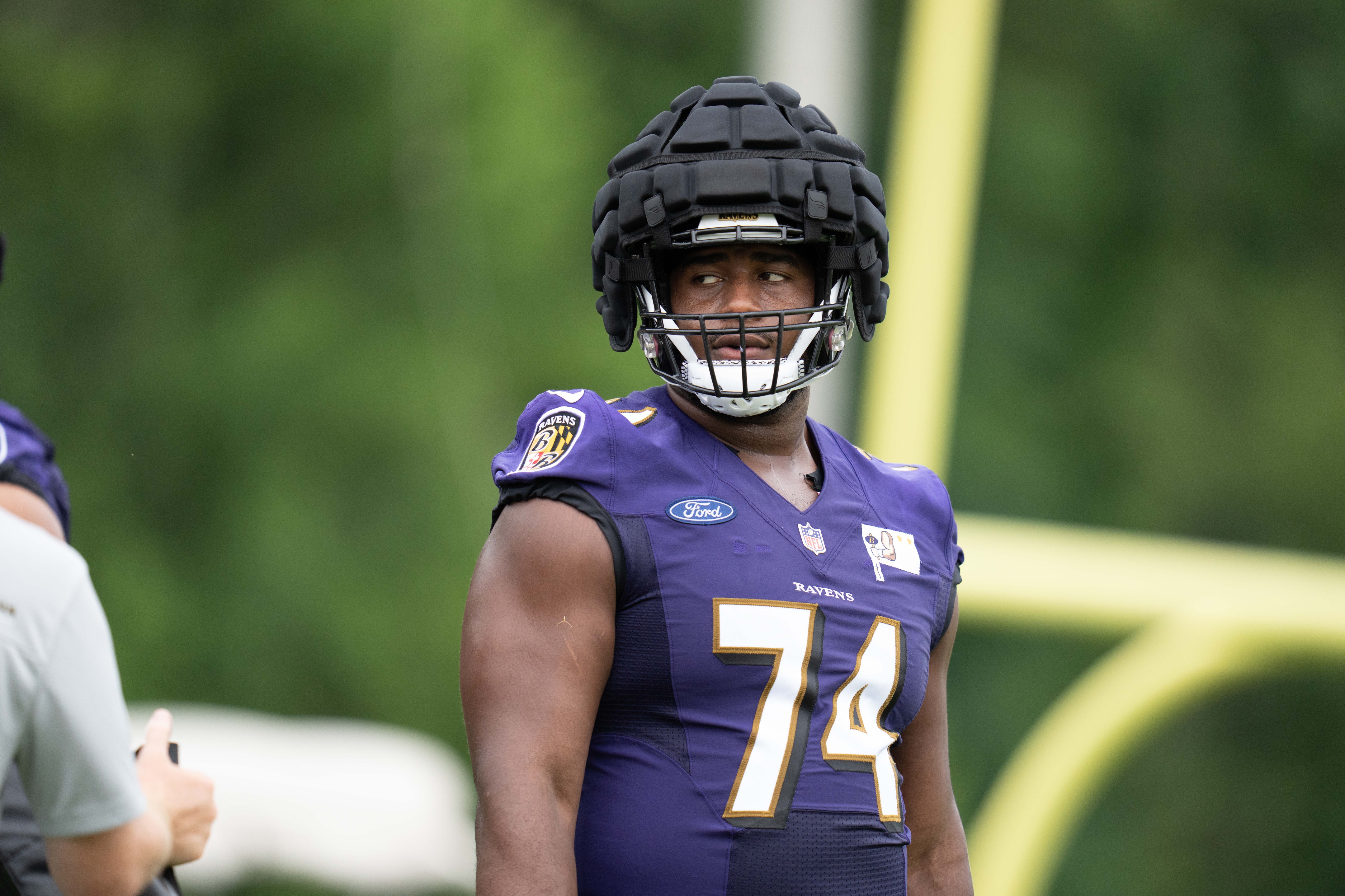 Giants Claim OL Tyre Phillips Off Waivers From Ravens