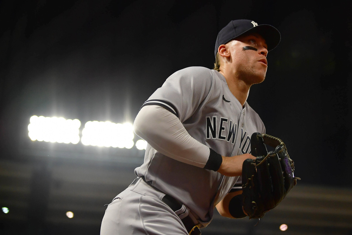 Yankees give Aaron Judge, Anthony Rizzo qualifying offers with free agency  looming