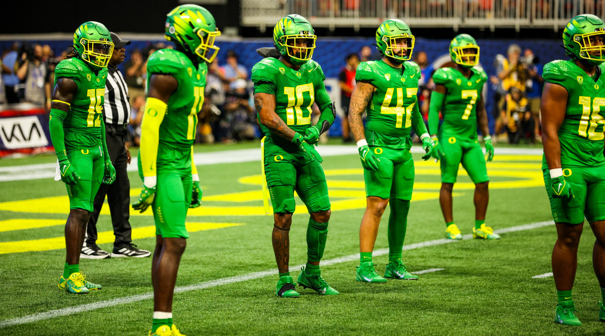 What is the best Oregon football uniform of all time?