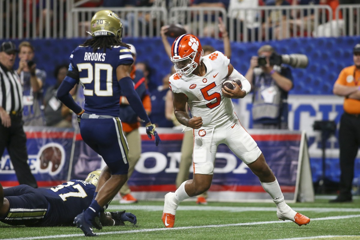 Clemson Tigers QB DJ Uiagalelei Finds Confidence in Week 1 Performance ...