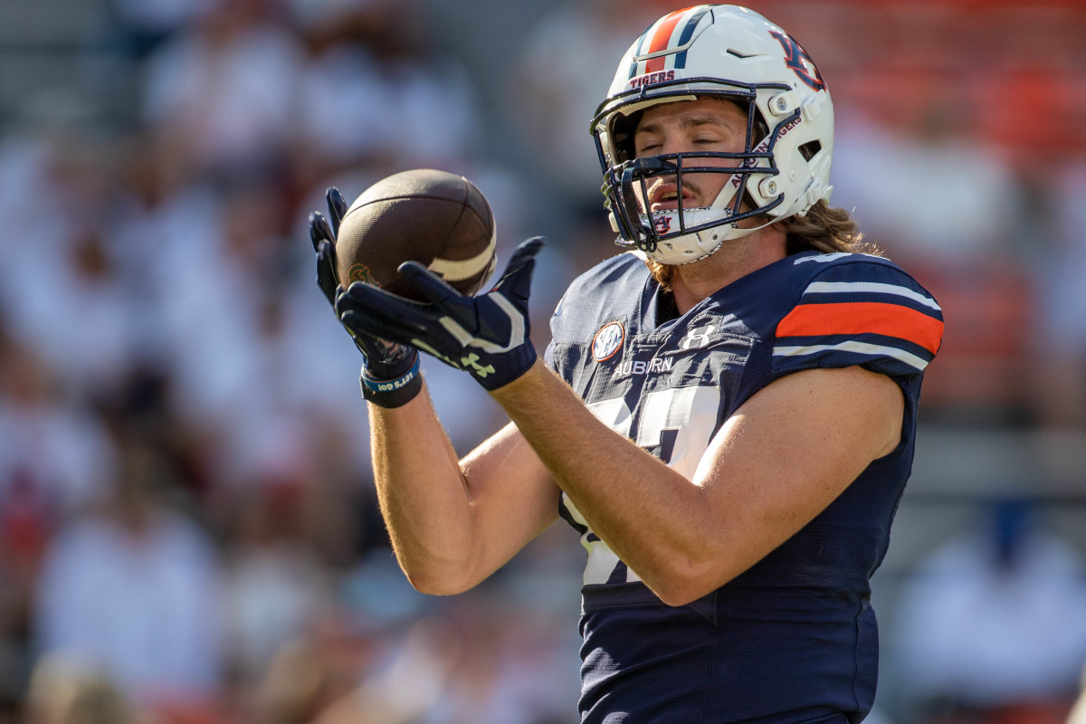 Auburn tight end Brandon Frazier catches a pass pregame before Auburn vs Mercer.