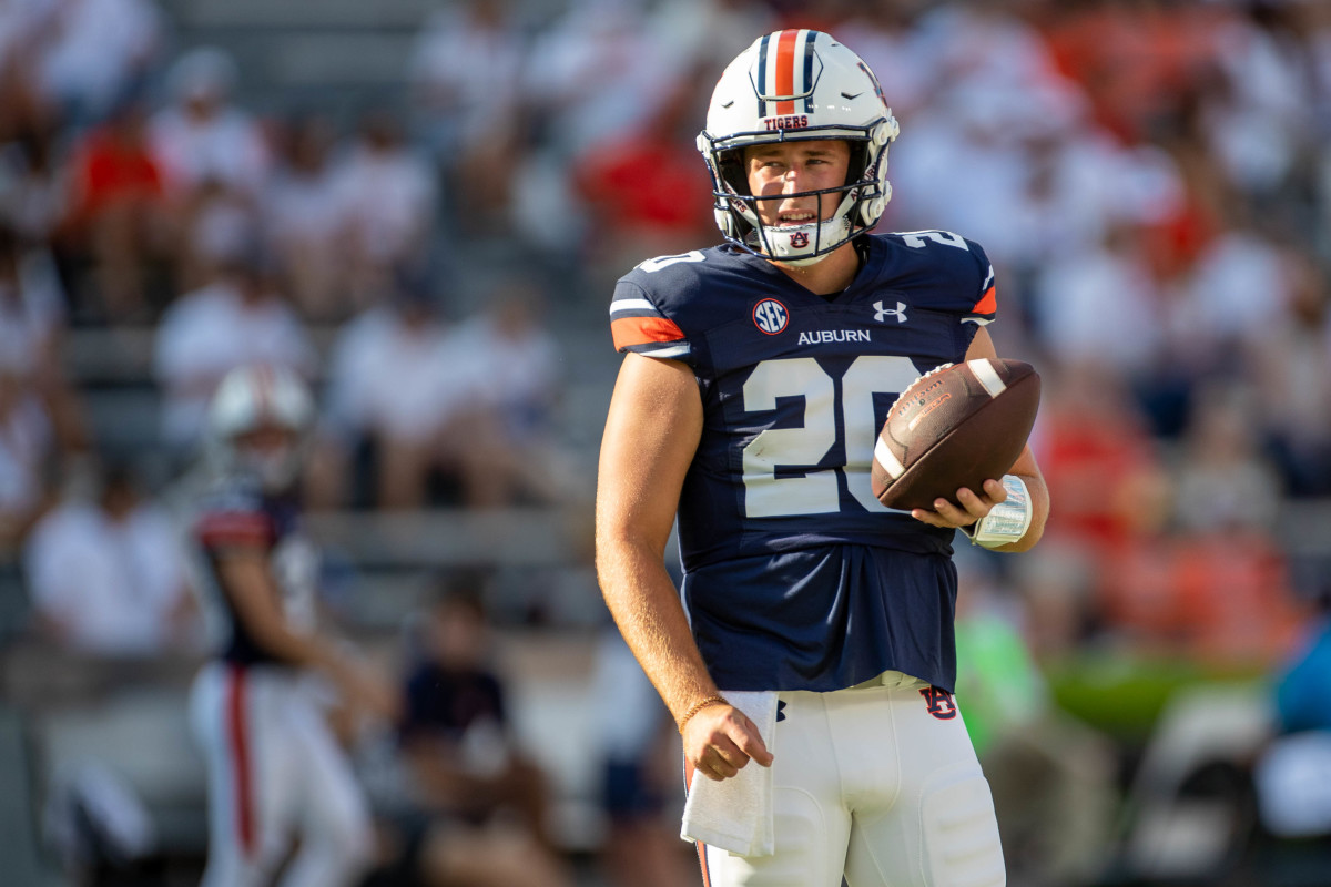 Auburn quarterback Sawyer Pate pregame before Auburn vs Mercer.