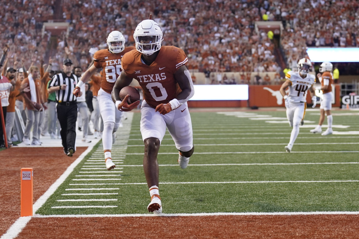 Sep 3, 2022; Austin, Texas, USA; Texas Longhorns tight end Ja'Tavion Sanders (0) runs in for a touchdown against the Louisiana Monroe Warhawks in the first half at Darrell K Royal-Texas Memorial Stadium. Mandatory Credit: Scott Wachter-USA TODAY Sports