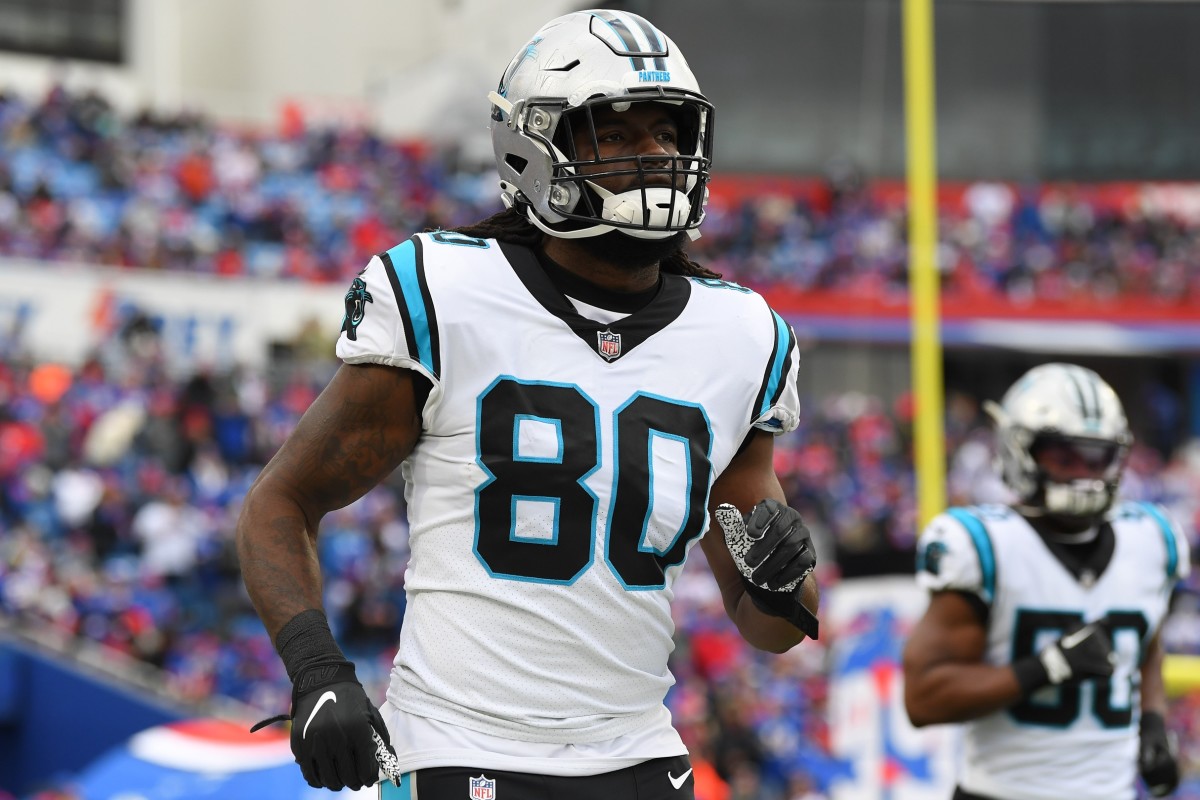 Carolina Panthers tight end Ian Thomas (80) jogs on the field prior to the game against the Buffalo Bills at Highmark Stadium