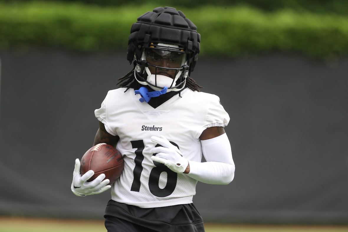 Pittsburgh Steelers WR Diontae Johnson Hit With Another Injury While ...