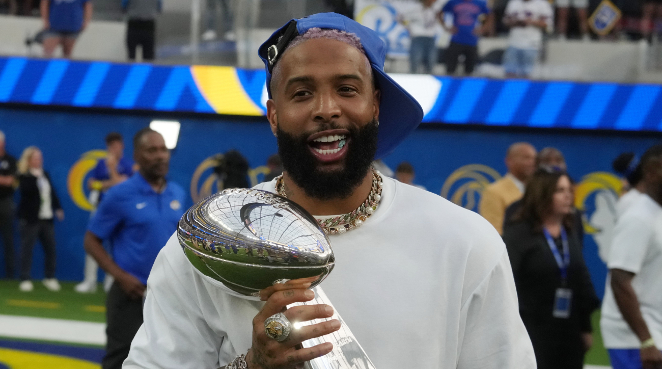 Odell Beckham Jr. Hoists Lombardi Trophy at Rams' Opener vs. Bills