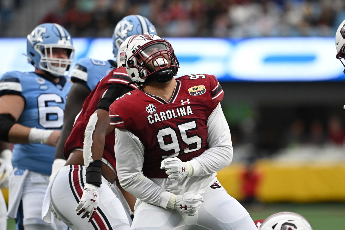 Alex Huntley Injury Forces Leaves The Game South Carolina Vs Arkansas ...