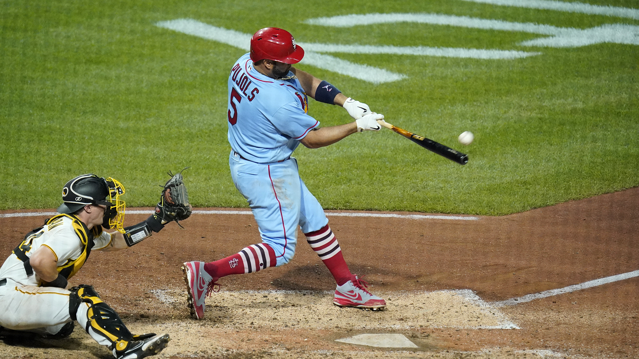 Pujols' chase for 700 HRs will 'probably go down to the wire