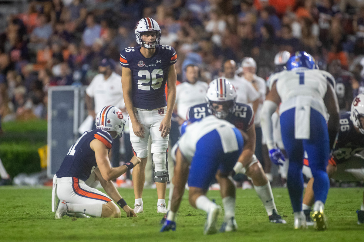 Auburn Tigers place kicker Anders Carlson (26) prepares to kick the field goal during the San Jose State vs Auburn game on Saturday, Sept. 10, 2022.