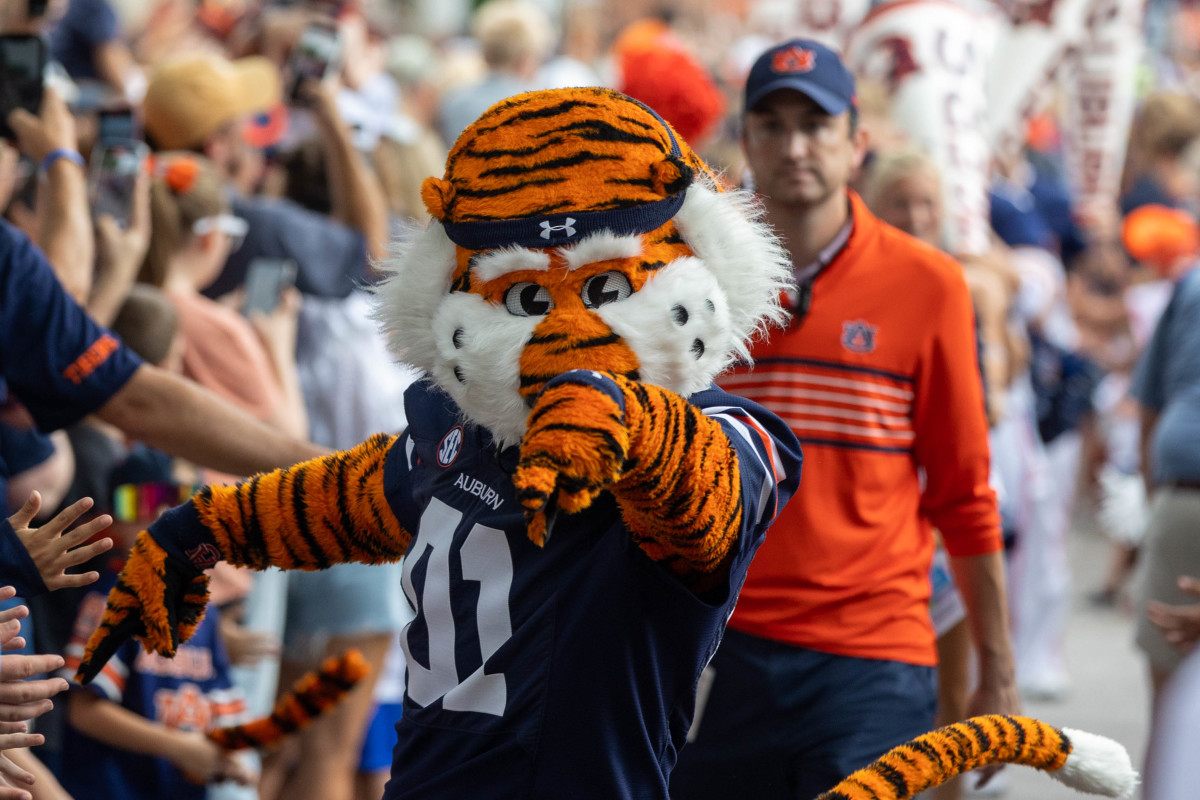 Auburn Daily Weekly A - Tigers Tigers News, and of Illustrated Auburn More Sports Roundtable 9: Analysis battle
