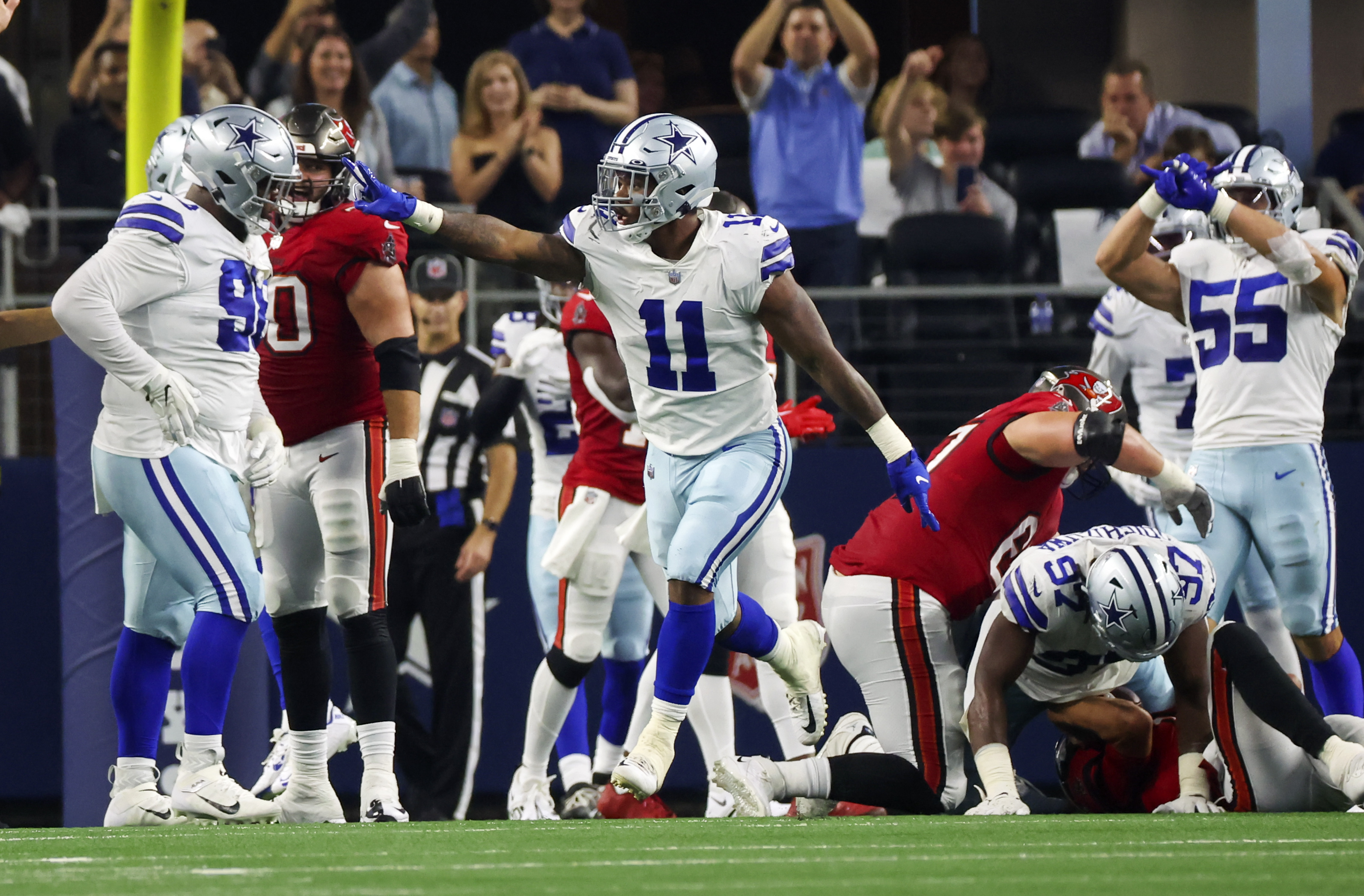 Tom Brady and Micah Parsons share laughs, but Cowboys prevail against his  Raiders