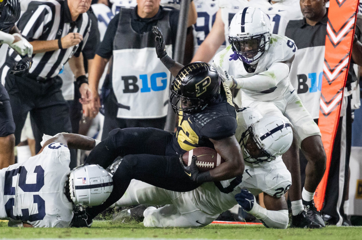 Penn State linebacker Curtis Jacobs