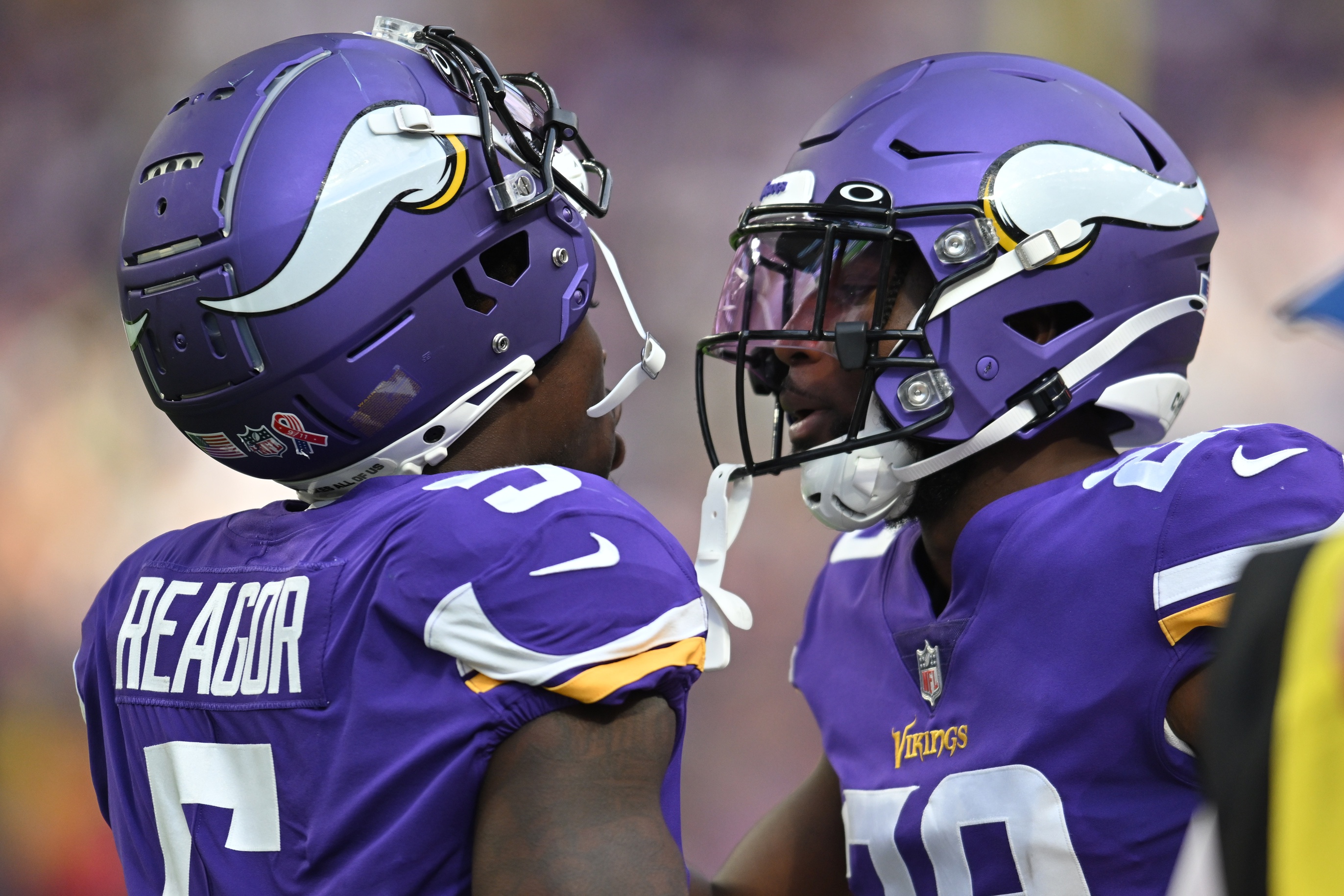 Jalen Reagor hears boos from Eagles fans in first snaps with Vikings offense