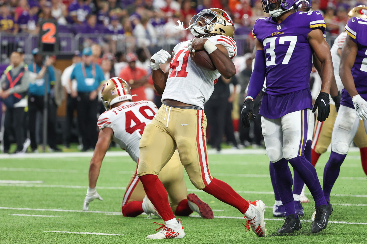 The 49ers Should Slowly Phase out Elijah Mitchell for Jordan Mason - Sports  Illustrated San Francisco 49ers News, Analysis and More