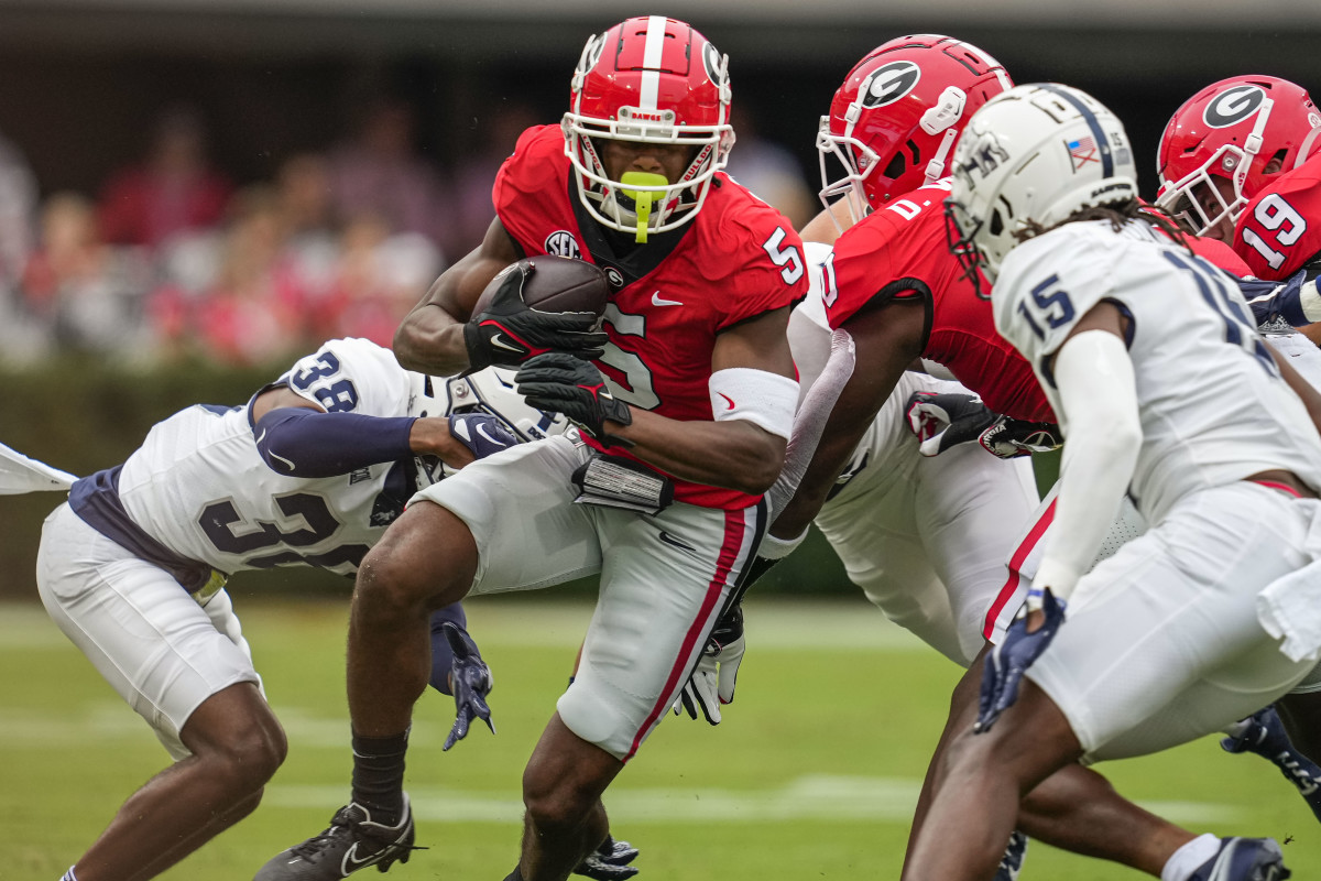 Georgia Bulldogs could face tough test against South Carolina - CBS News