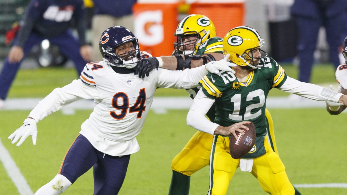 CHICAGO, IL - OCTOBER 17: Green Bay Packers head coach Matt LaFleur looks  on during a game between the Green Bay Packers and the Chicago Bears on  October 17, 2021, at Soldier