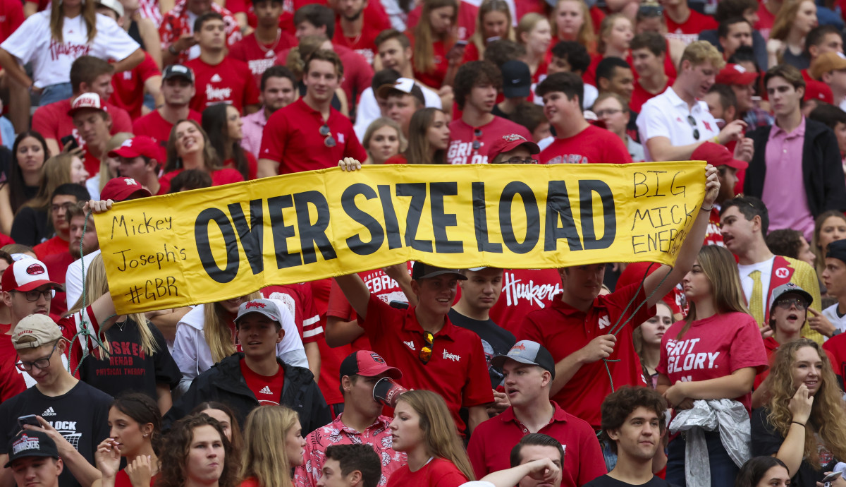 Fans 2022 Nebraska vs Oklahoma football USATSI_19062260