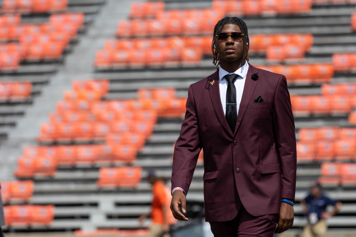 Auburn Tigers quarterback T.J. Finley (1) enters the stadium prior to the Penn State vs Auburn game on Saturday, Sept. 17, 2022.