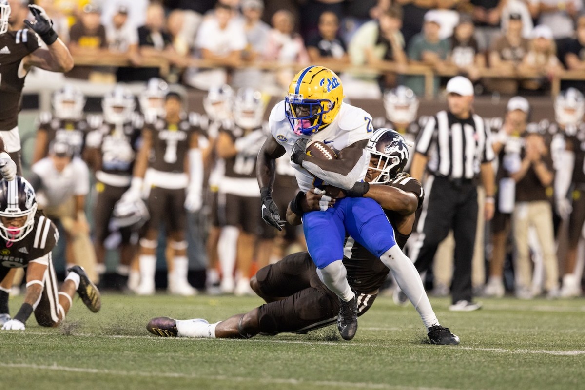 Pitt Panthers Pull Away From Western Michigan Late for 34-13 Win ...