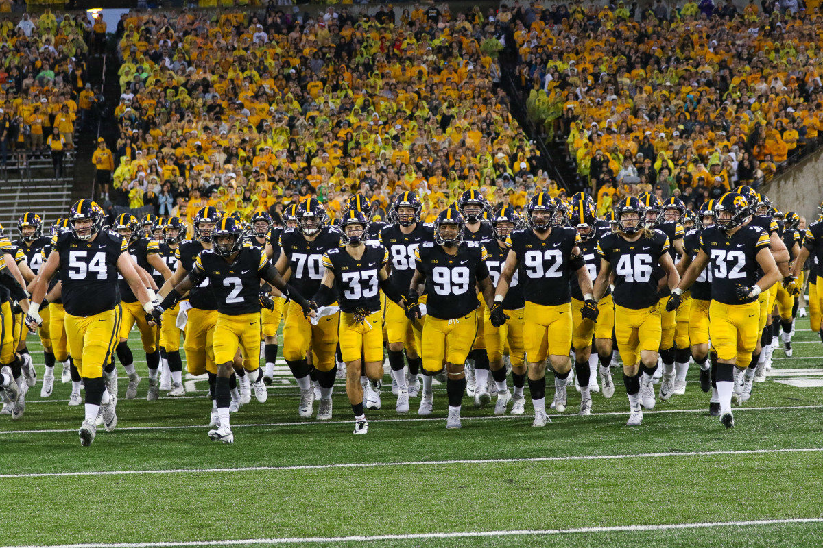 Breakdown Future Iowa Football Schedules Sports Illustrated Iowa Hawkeyes News Analysis And More