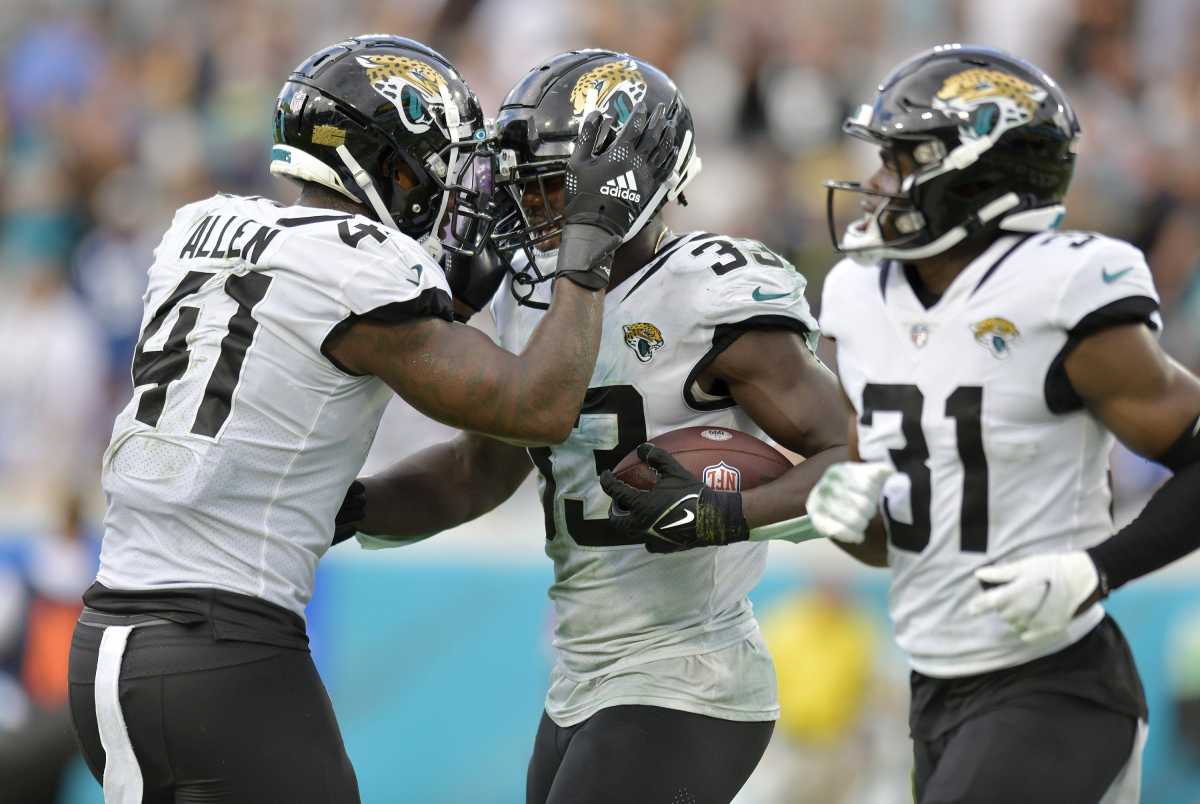 Week 9: Former Ute Devin Lloyd seals Jaguars' victory over Raiders with  fumble recovery